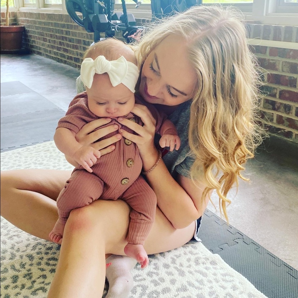 Meet your Posher, Abigail